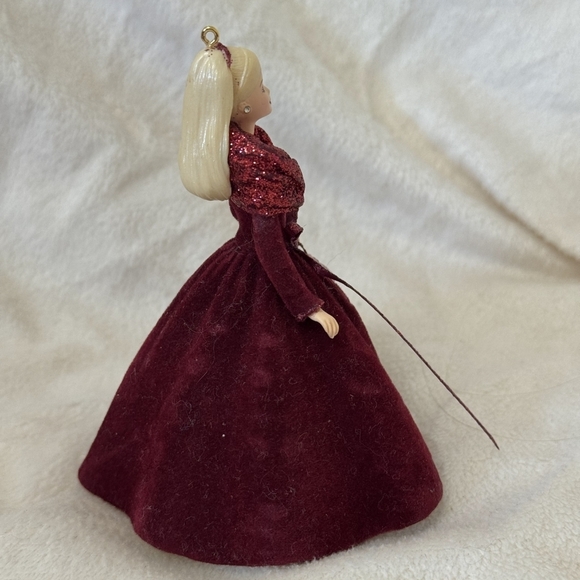 2002 Hallmark Keepsake Ornament Celebration Barbie with Box – Collector’s Series - Picture 6 of 12